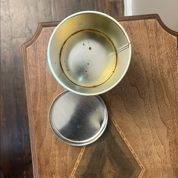 Vintage Annie Cookie Tin - Picture 7 of 7